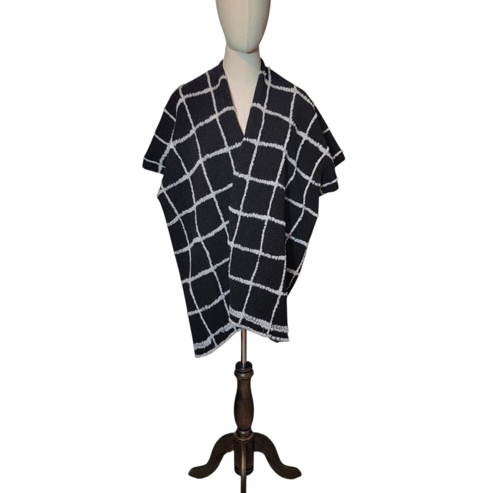 Iperico Black White Windowpane Check Wool Poncho One Size Italy Classic Cozy - Picture 2 of 11